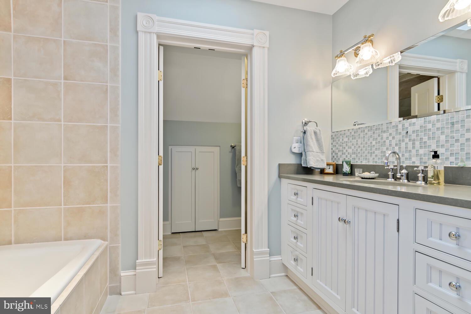 CLAIBORNE - Residential