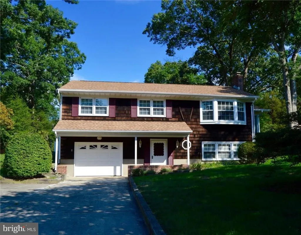 825 Bartlett Place, Toms River, NJ 08753