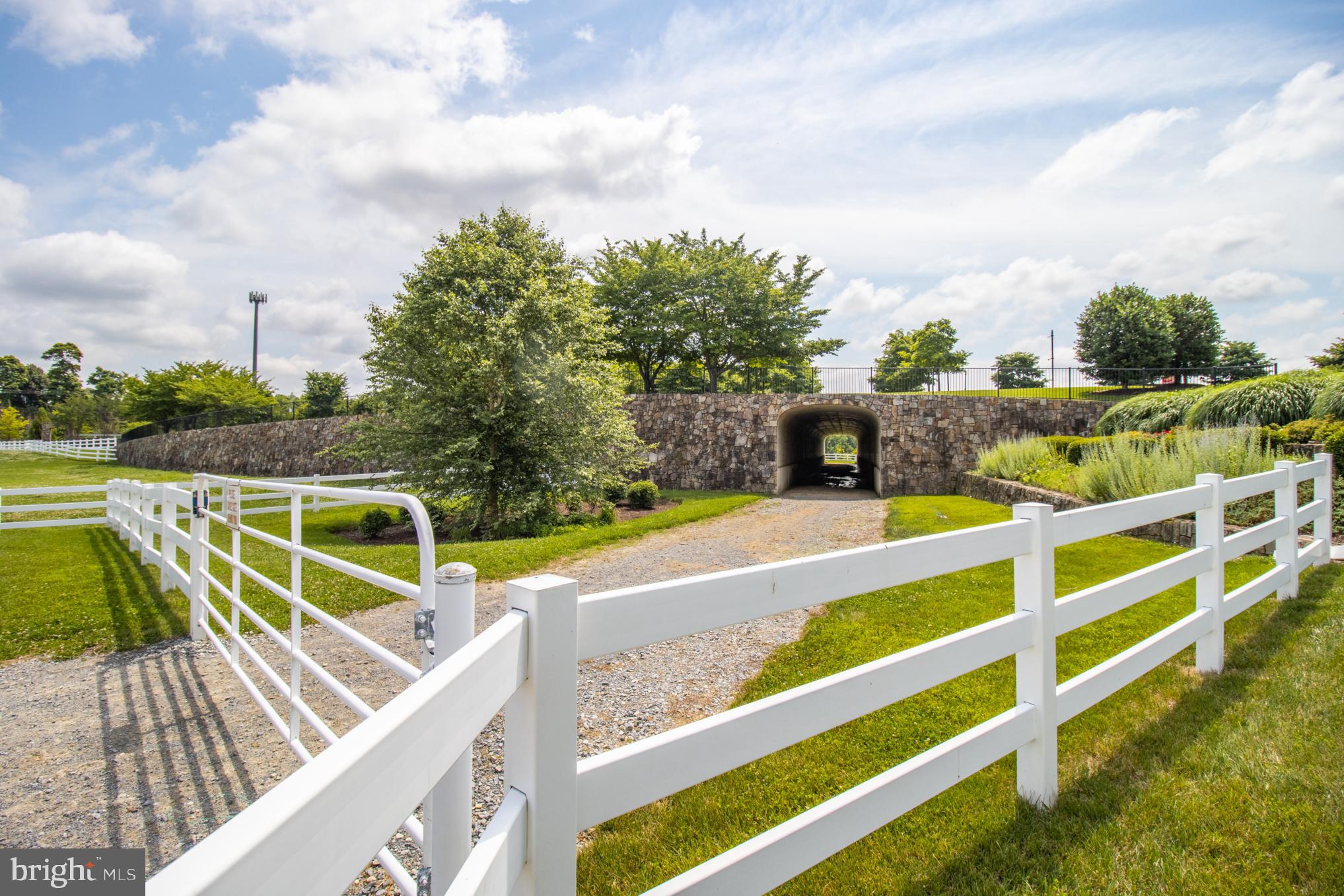 MARLBORO RIDGE - Residential