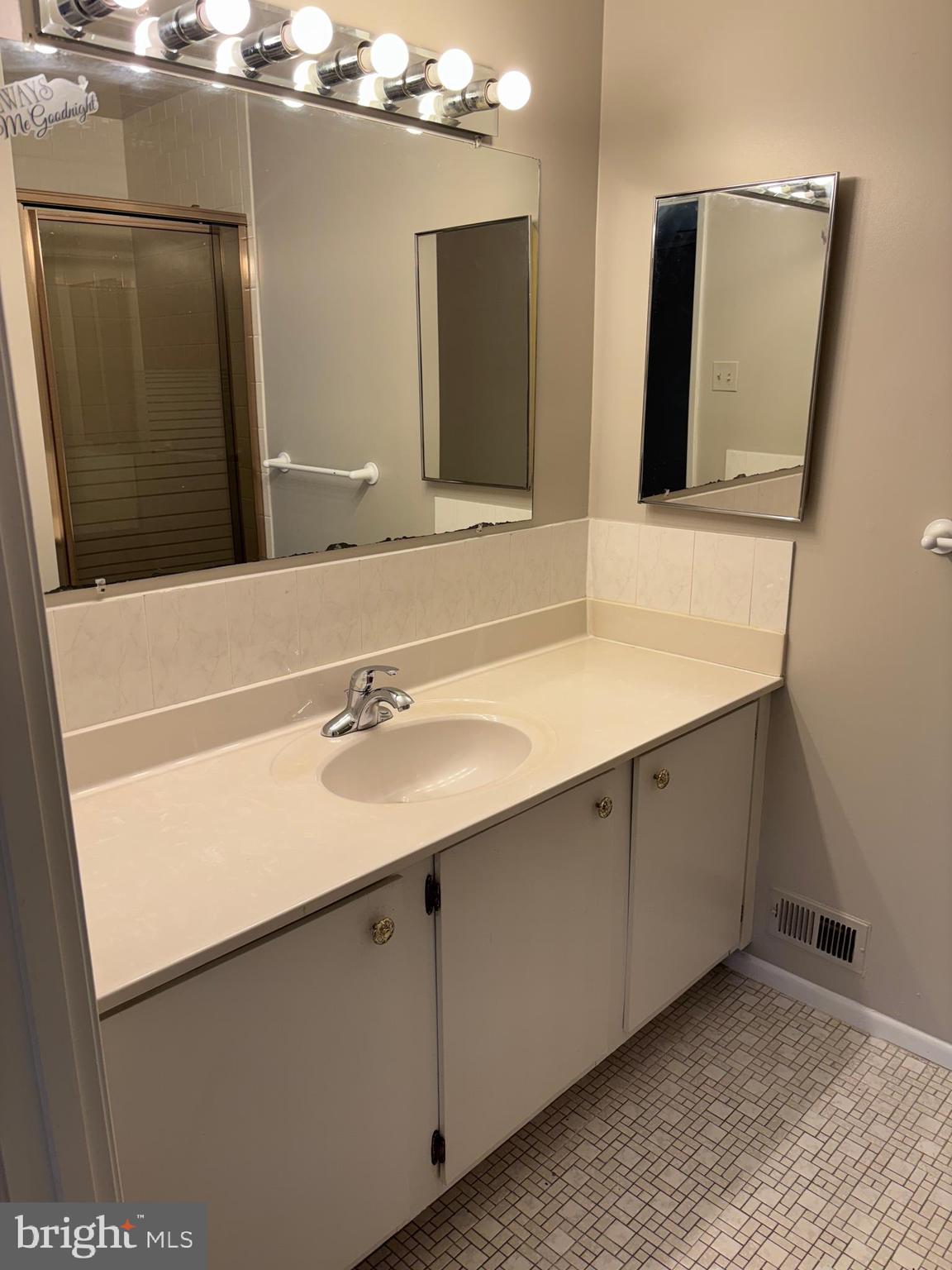 SPRING BREEZE - Residential