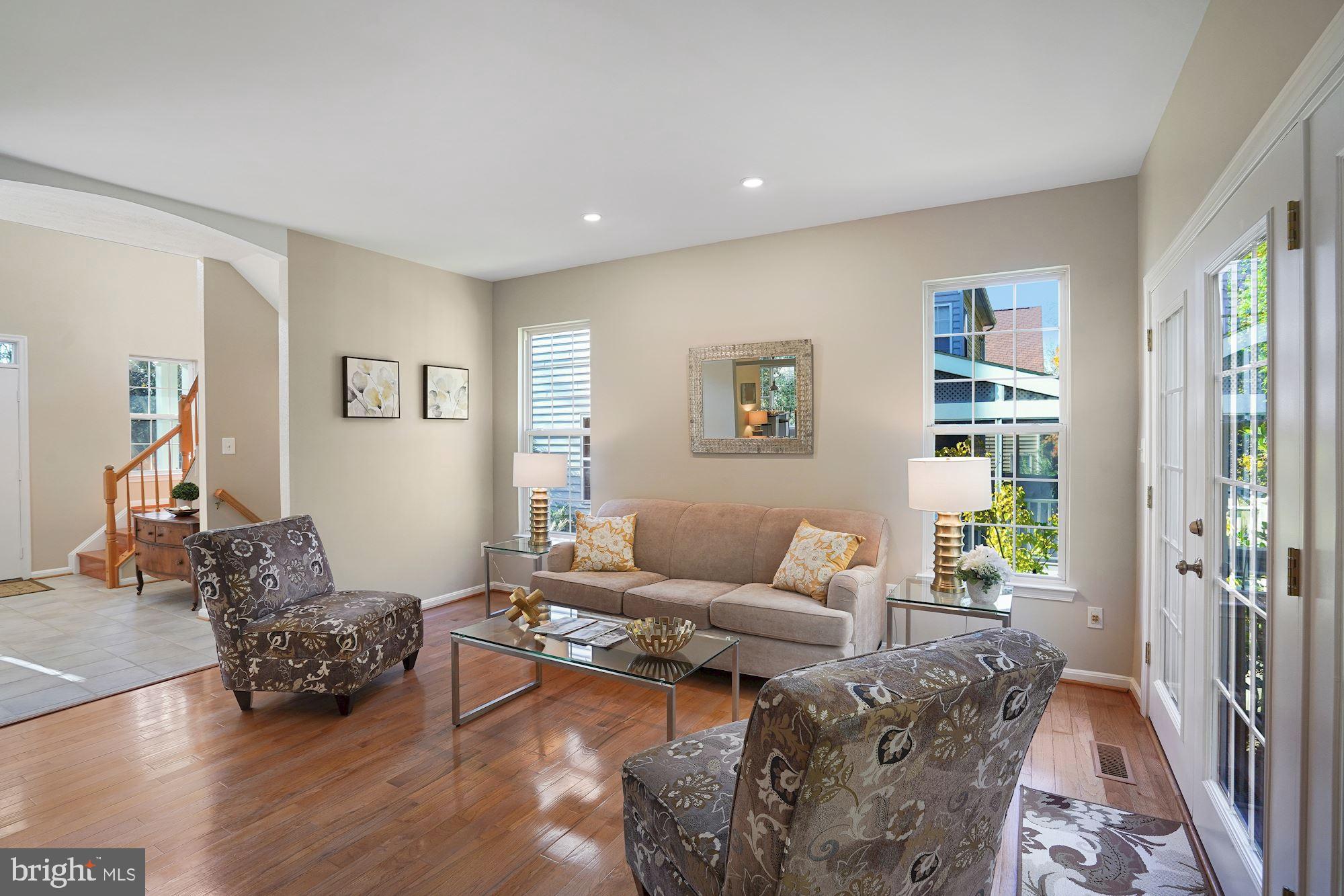 SOUTH RIDING - Residential