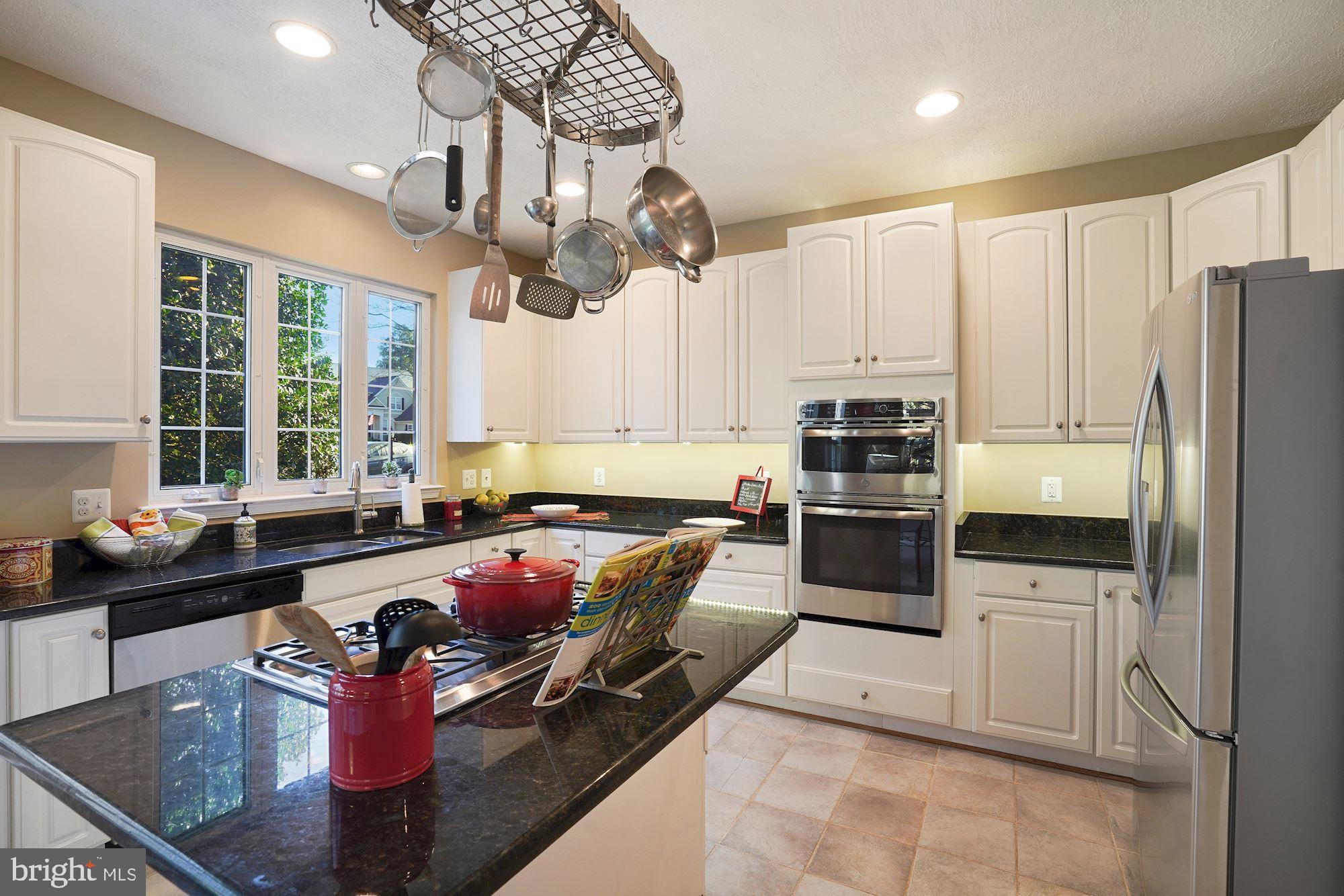 SOUTH RIDING - Residential