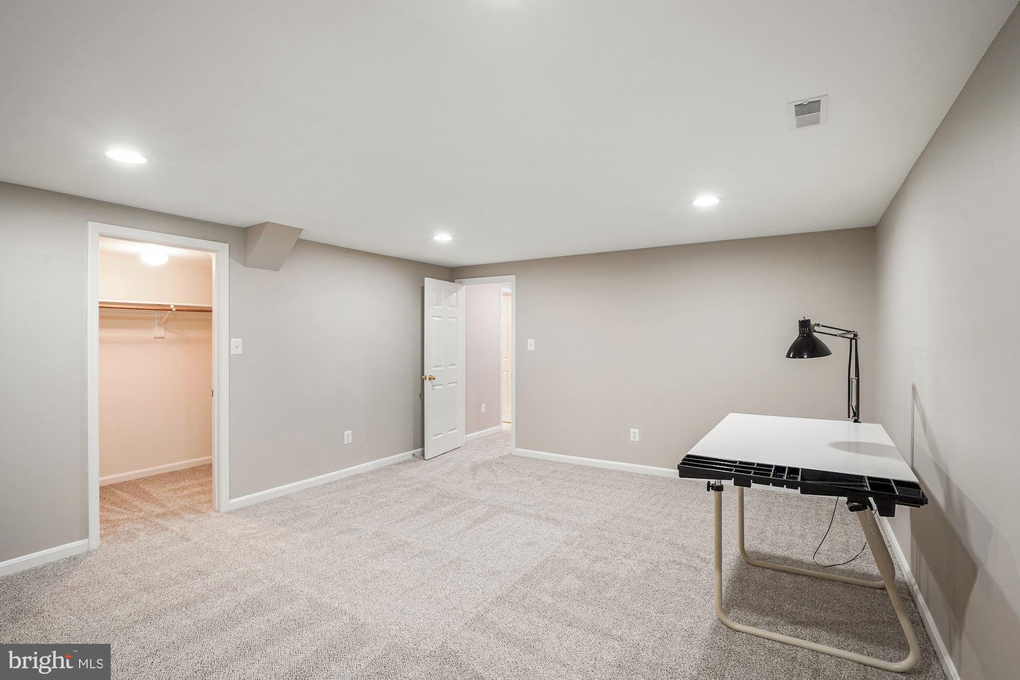 SOUTH RIDING - Residential