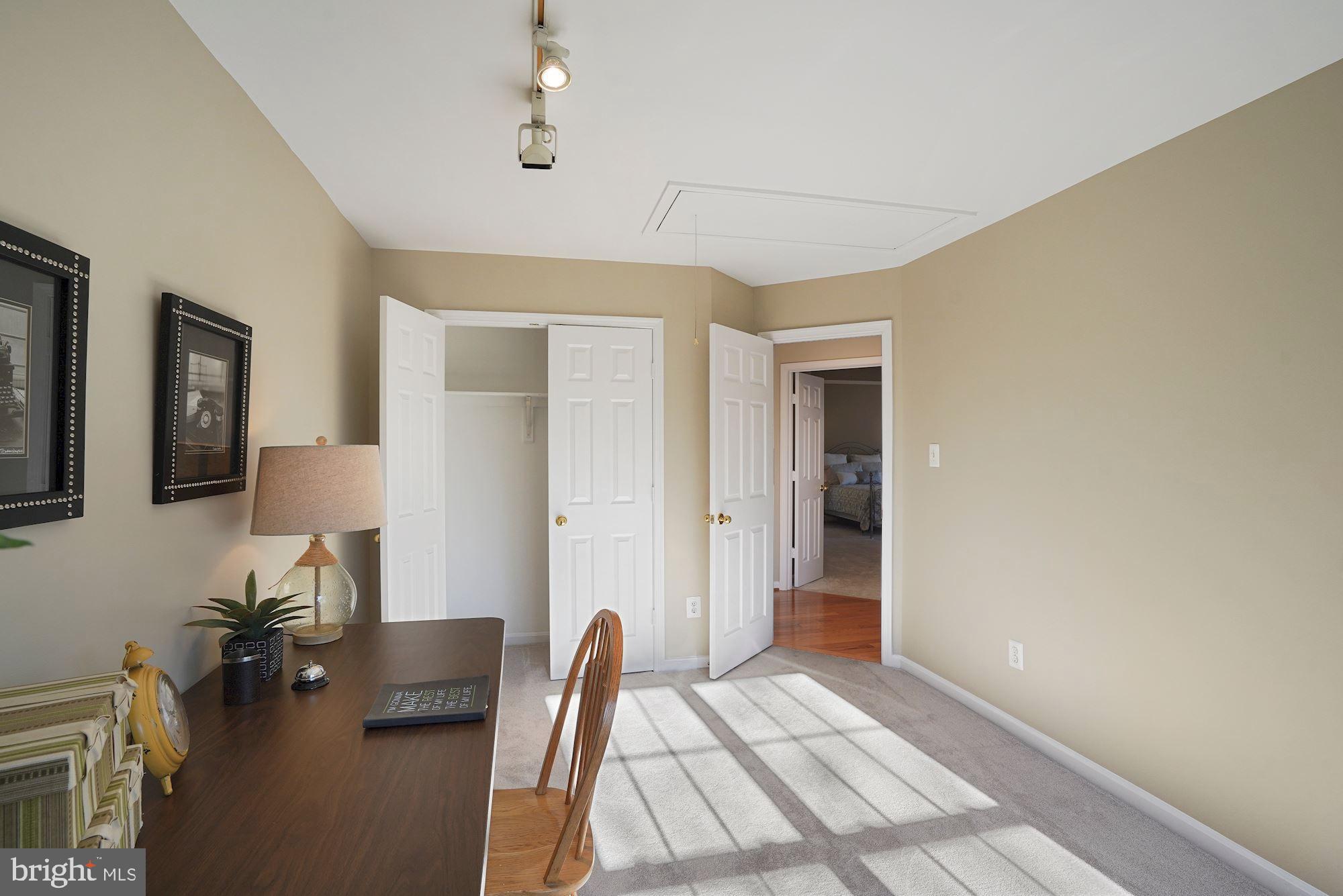 SOUTH RIDING - Residential