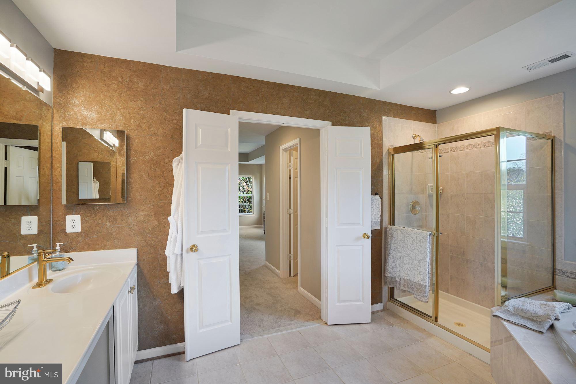 SOUTH RIDING - Residential