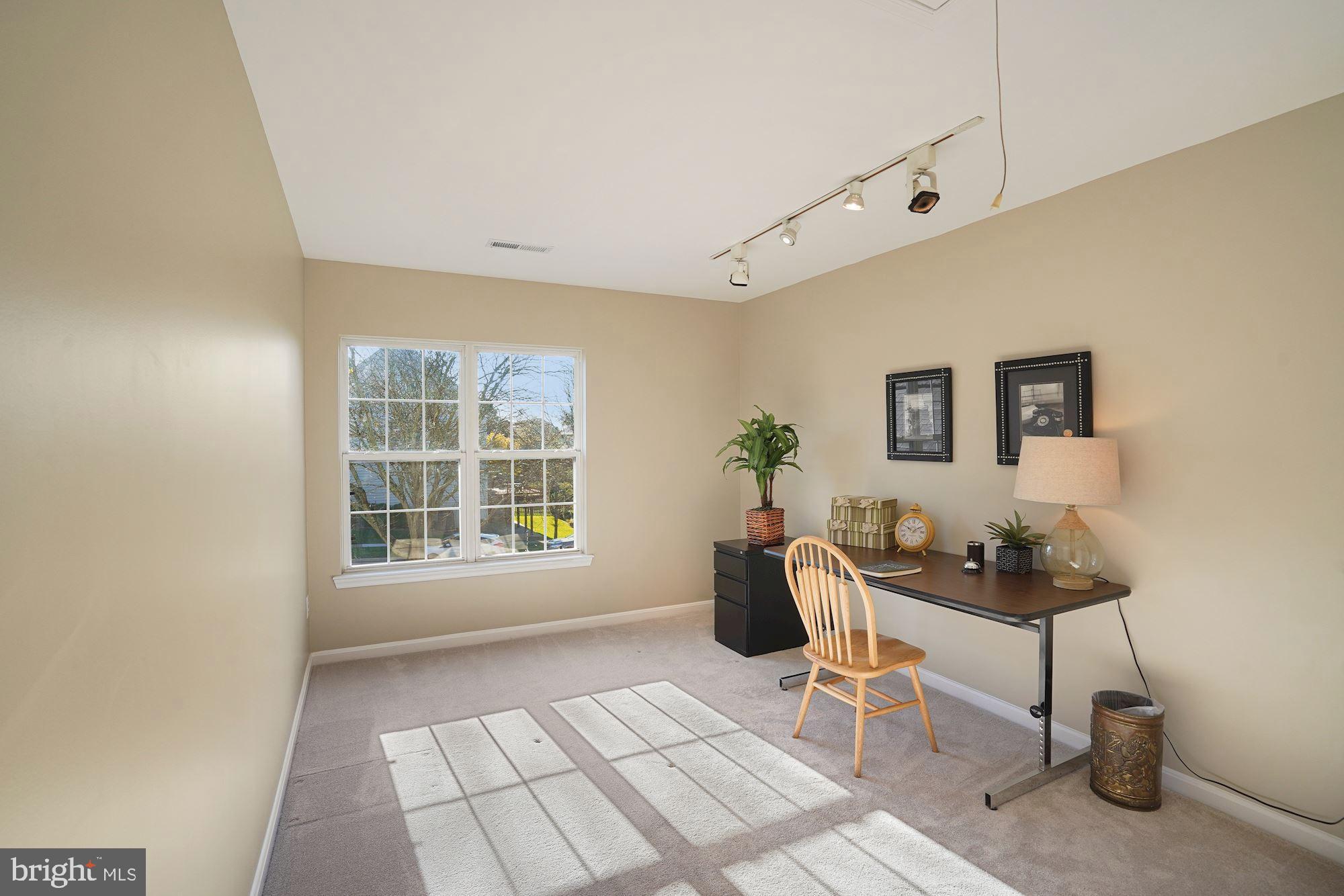 SOUTH RIDING - Residential