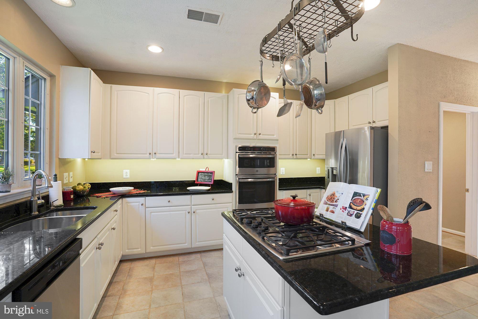 SOUTH RIDING - Residential