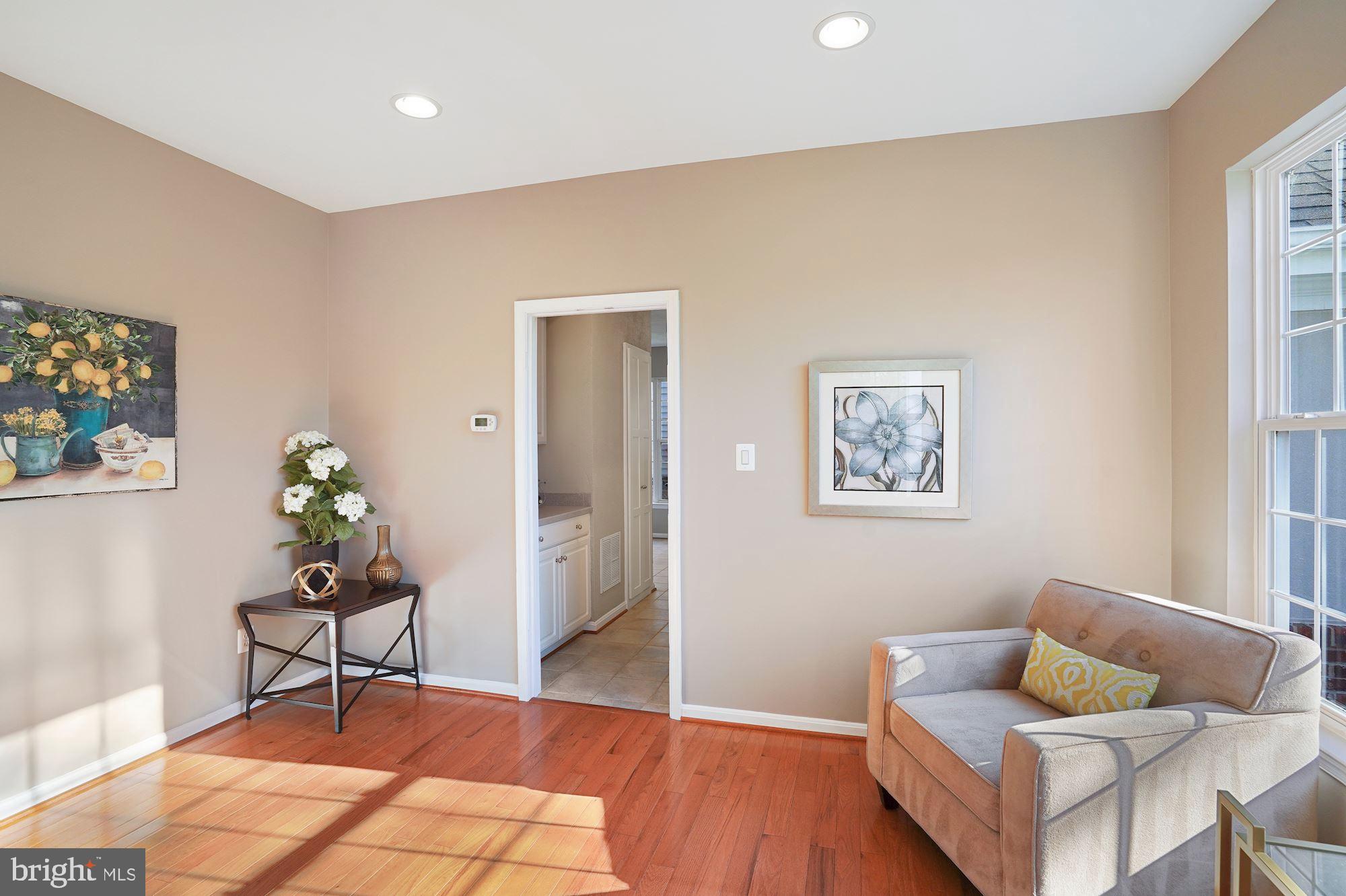 SOUTH RIDING - Residential