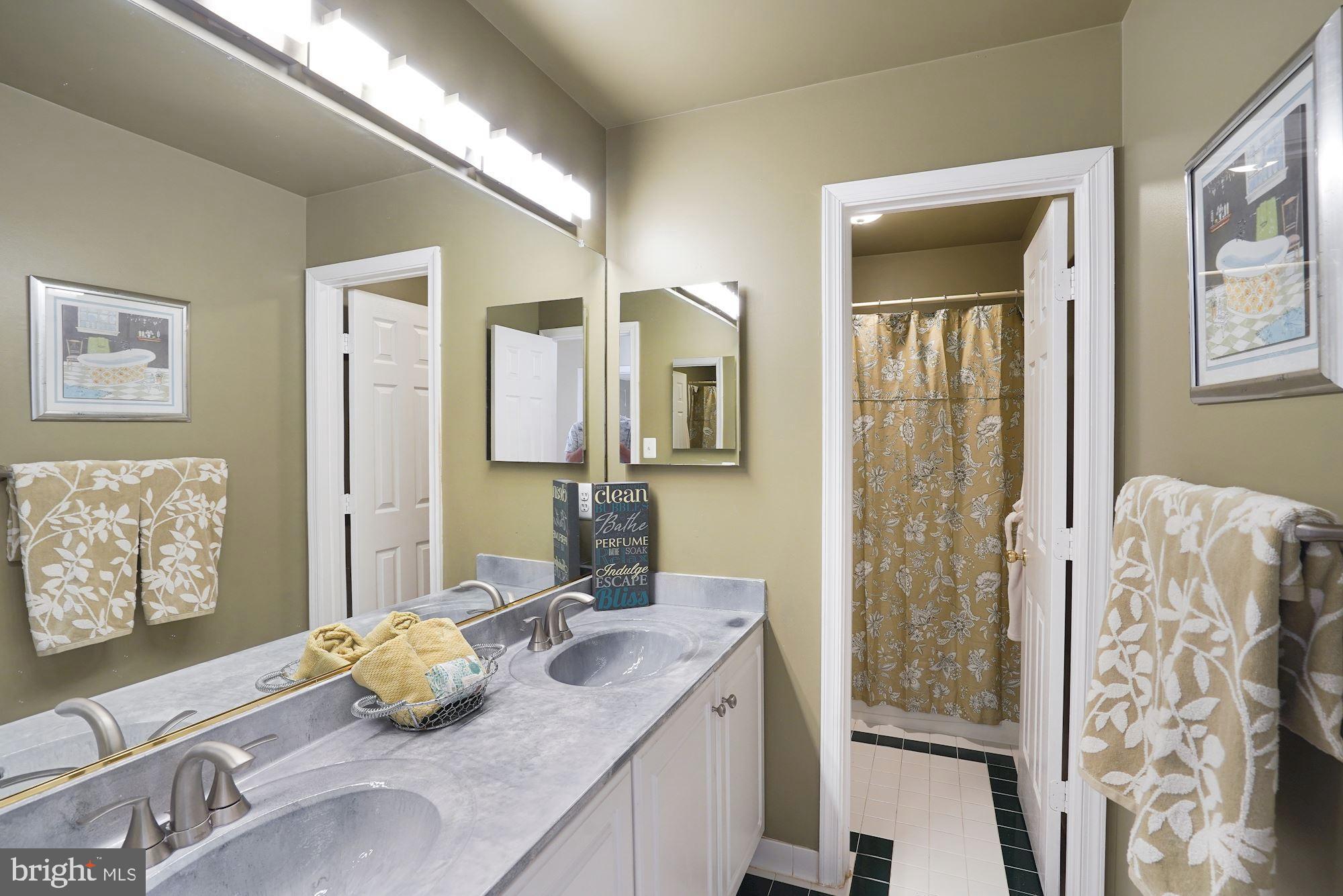 SOUTH RIDING - Residential