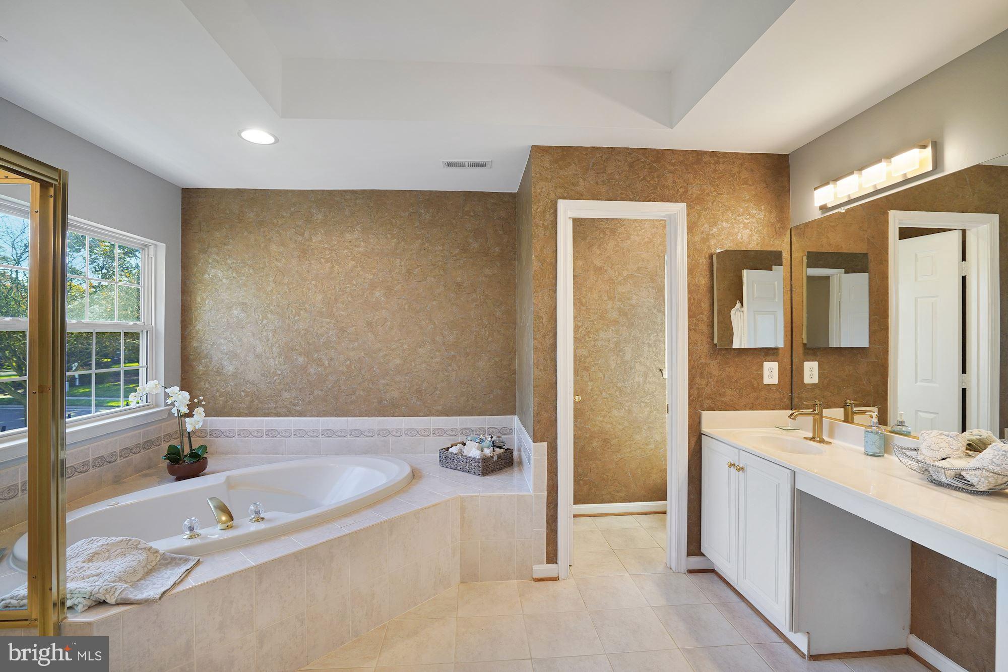 SOUTH RIDING - Residential