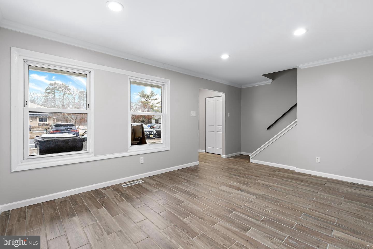 13 MEMPHIS COURT