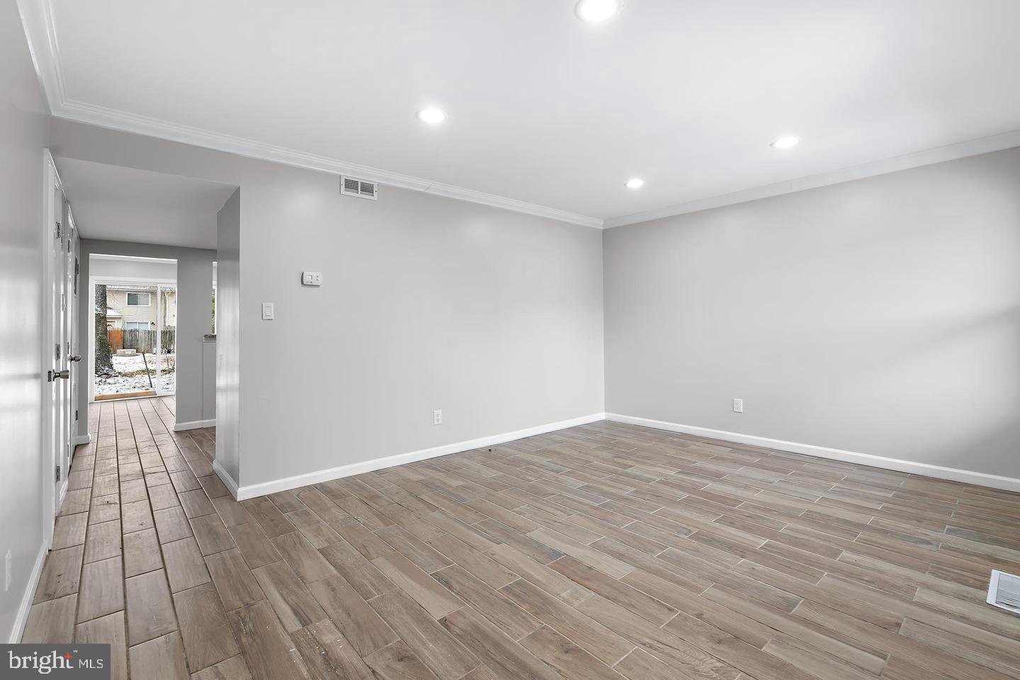 13 MEMPHIS COURT