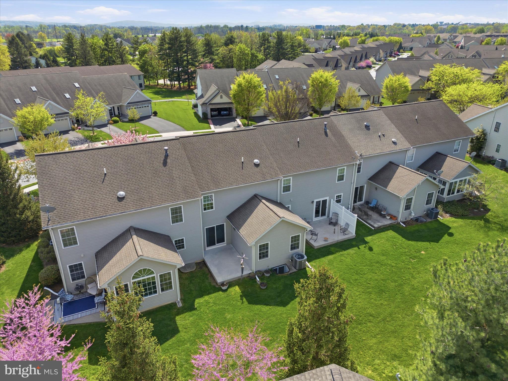 ELM TREE - Residential