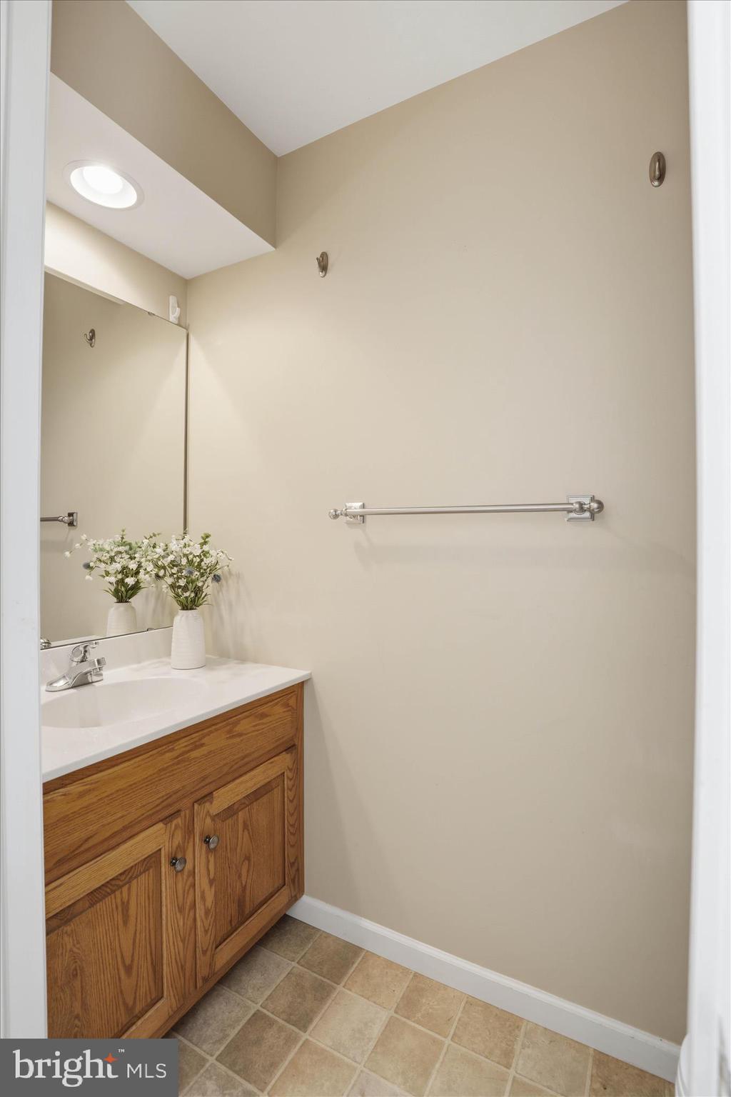 ELM TREE - Residential