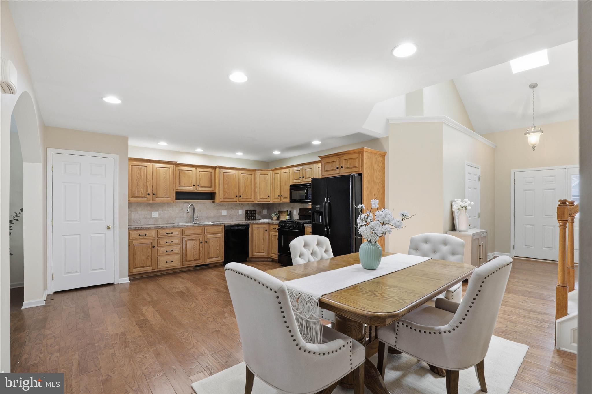 ELM TREE - Residential