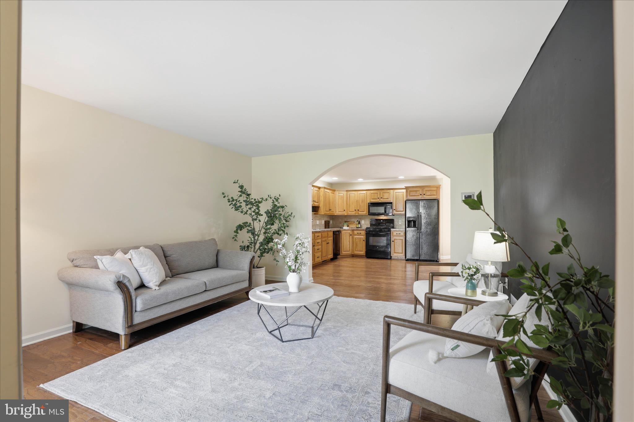 ELM TREE - Residential