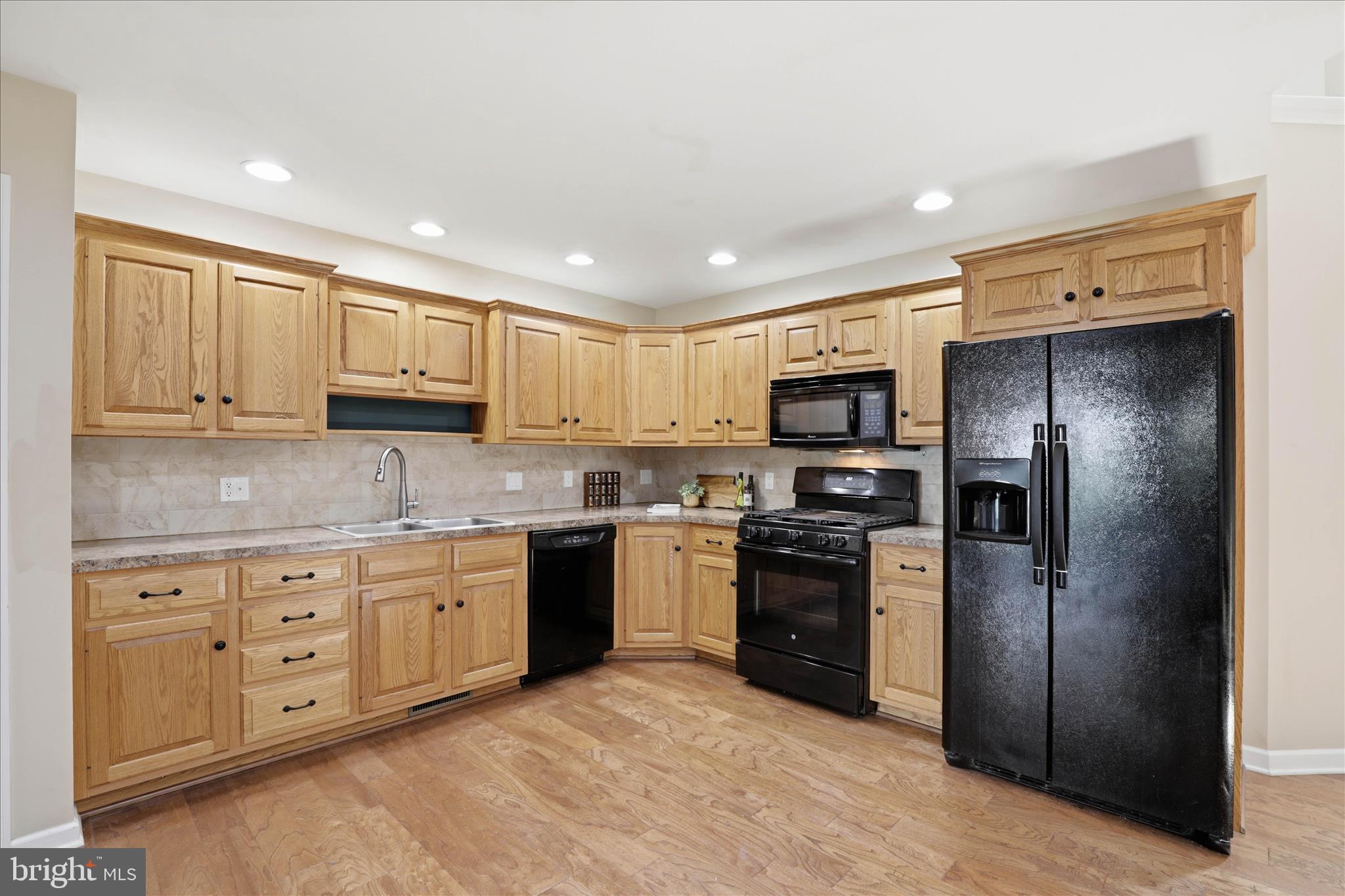 ELM TREE - Residential