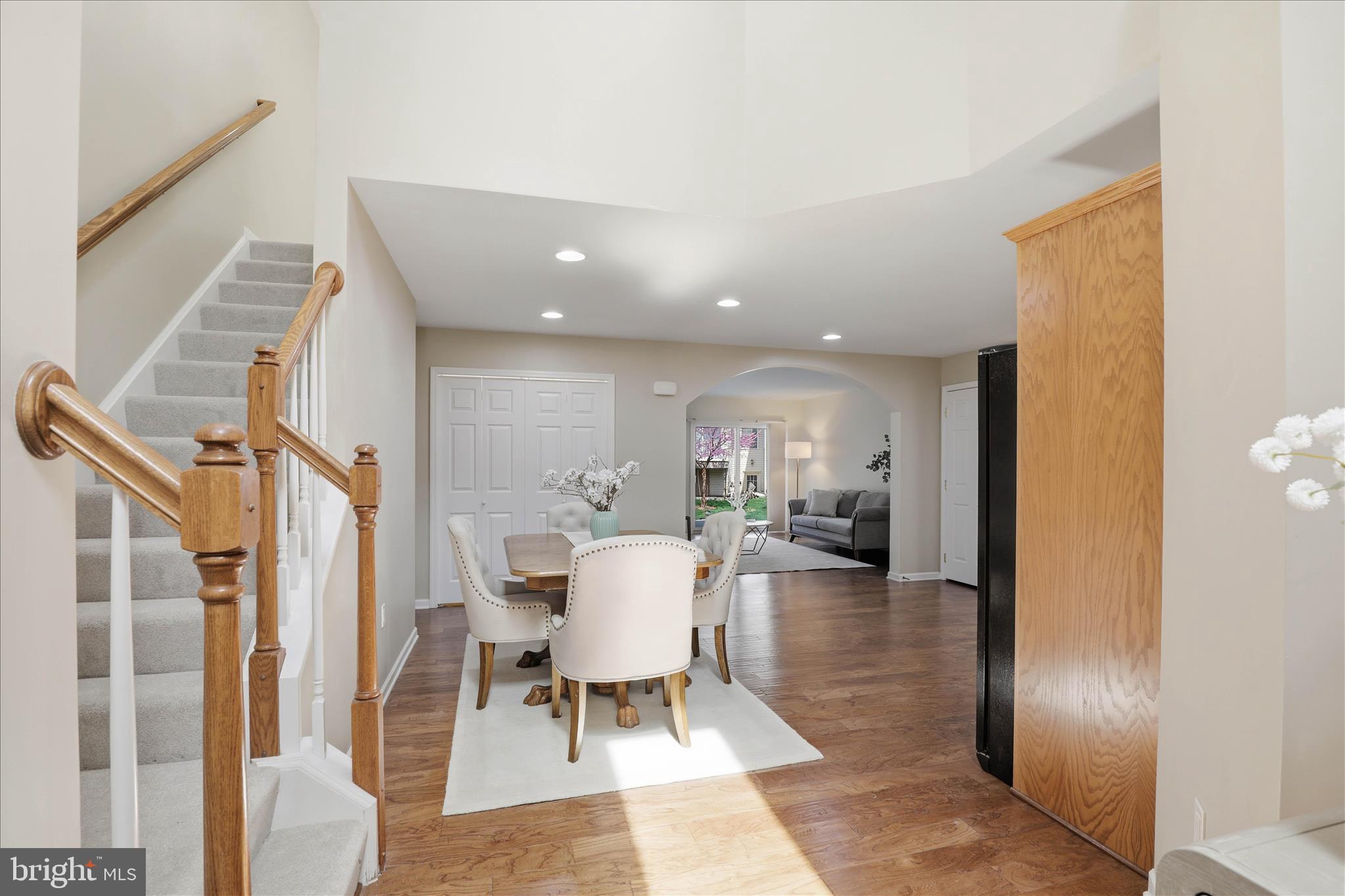 ELM TREE - Residential