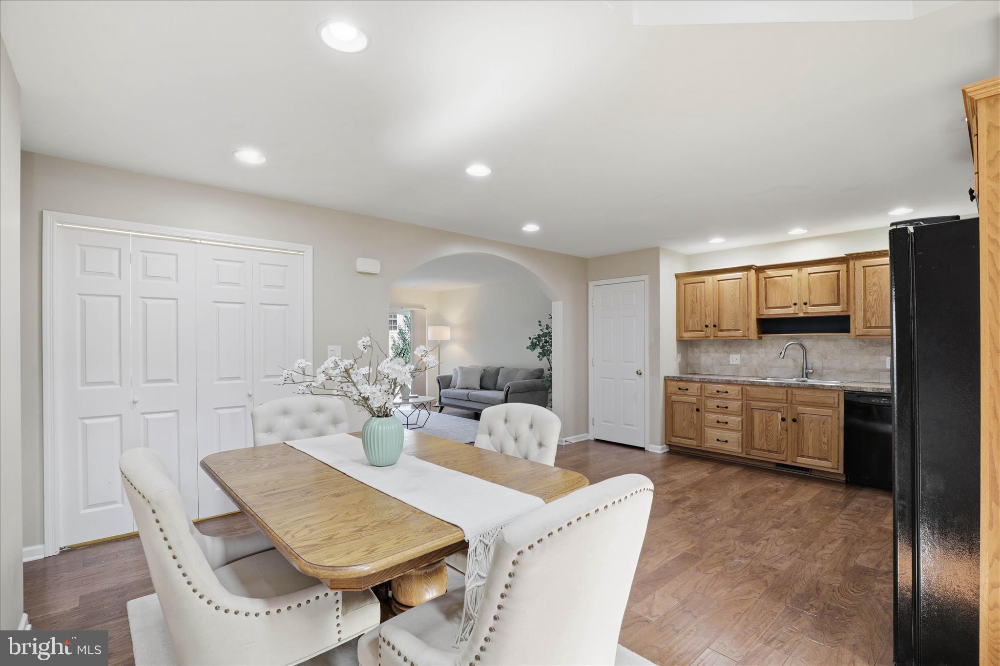 ELM TREE - Residential