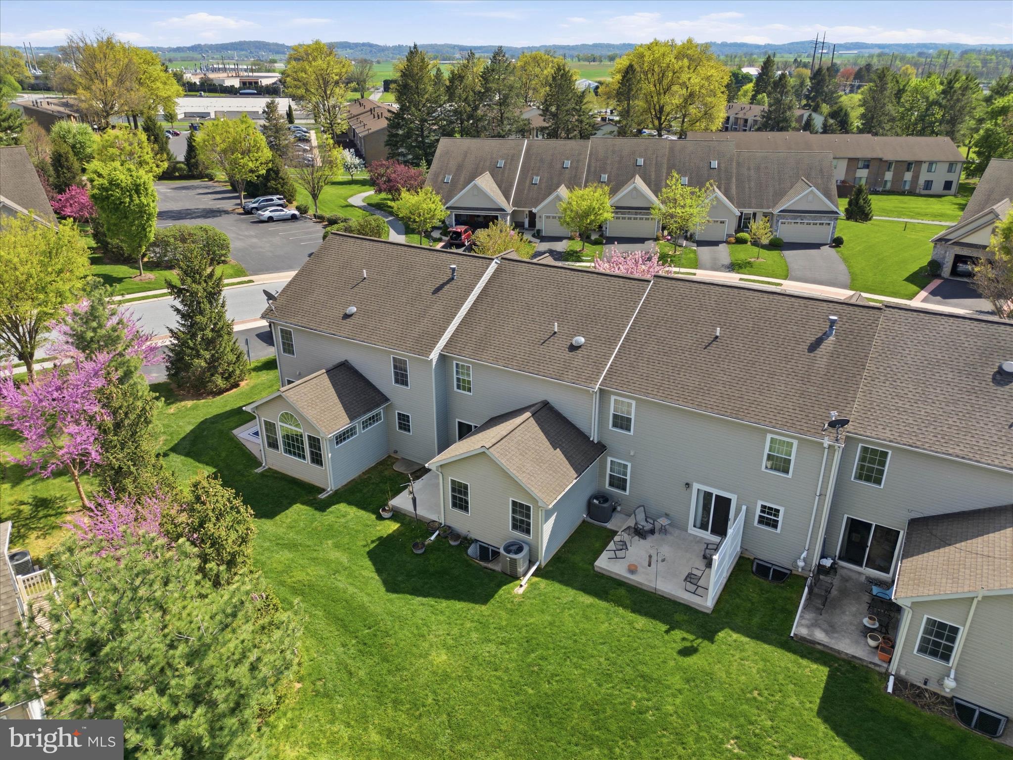 ELM TREE - Residential