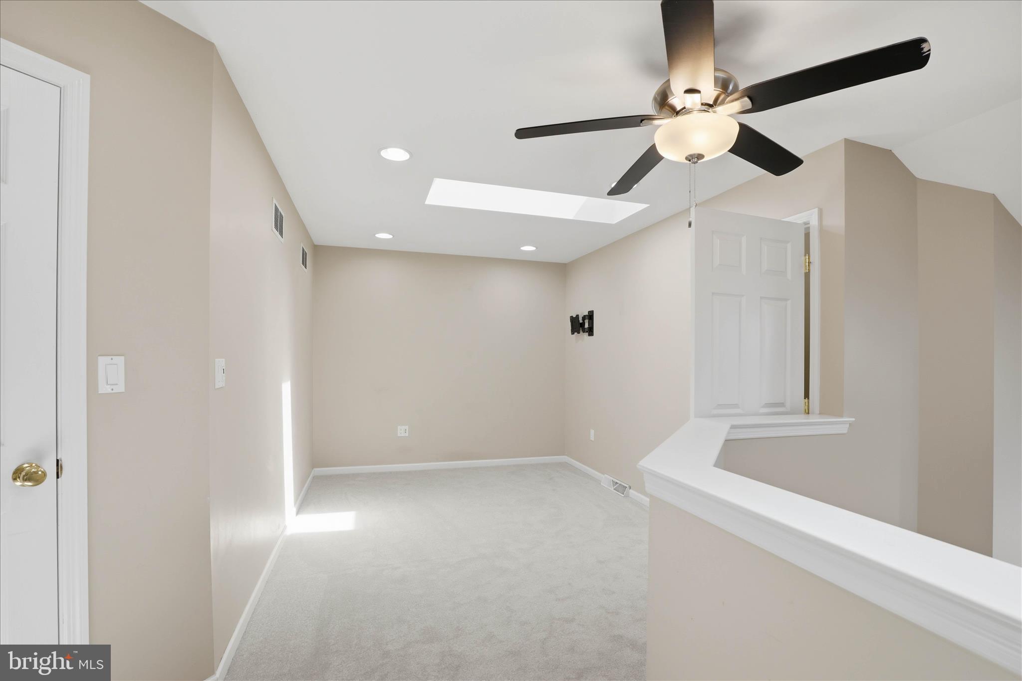 ELM TREE - Residential