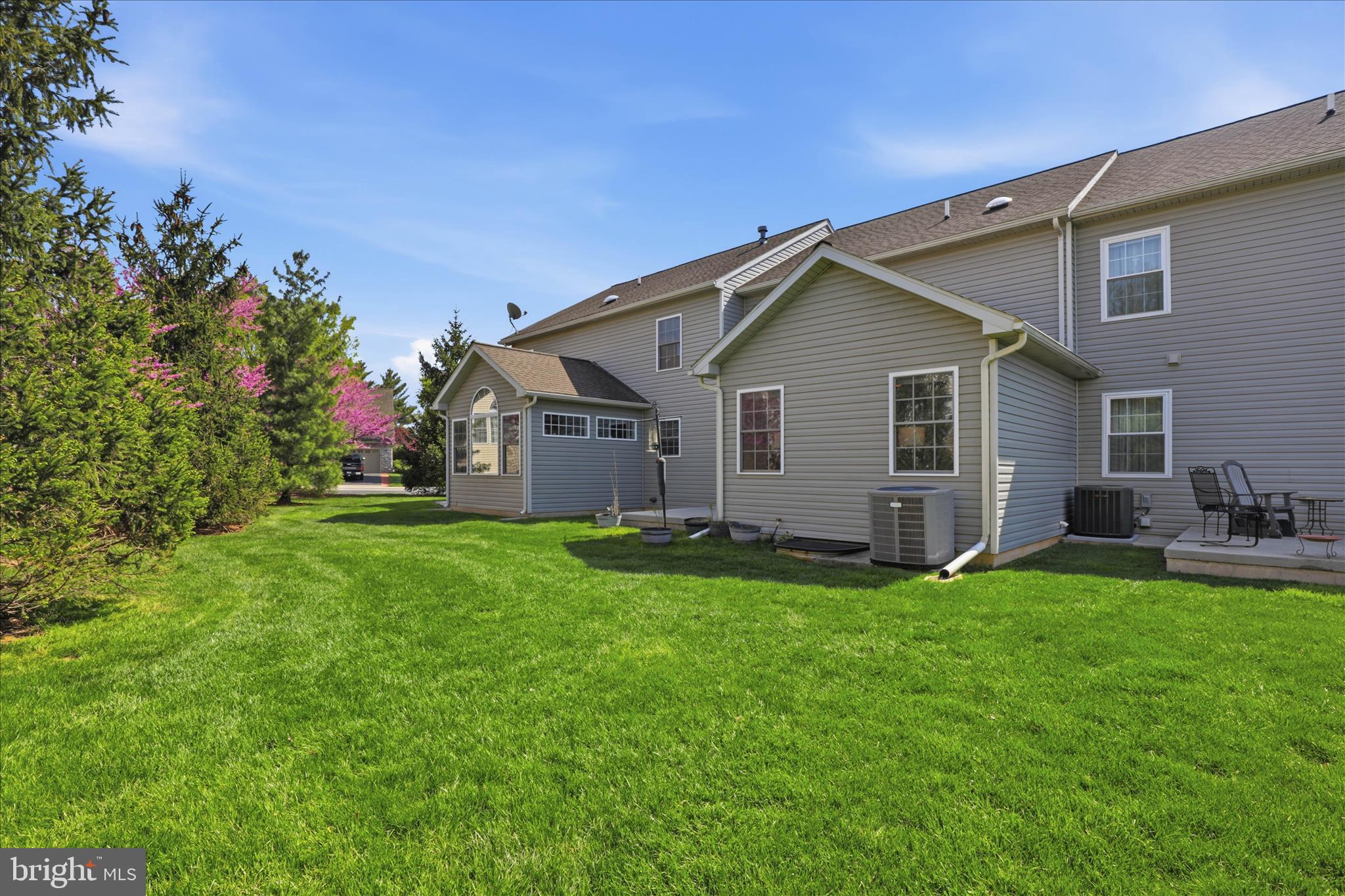 ELM TREE - Residential