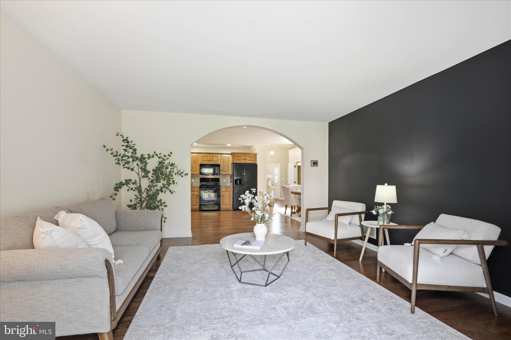 ELM TREE - Residential