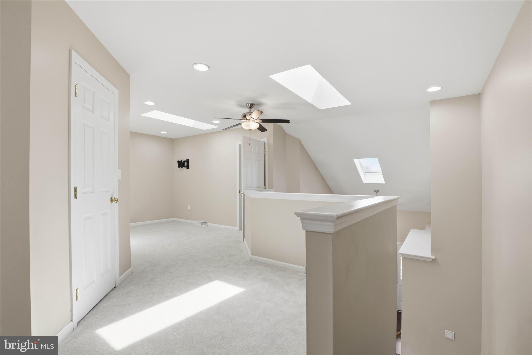 ELM TREE - Residential