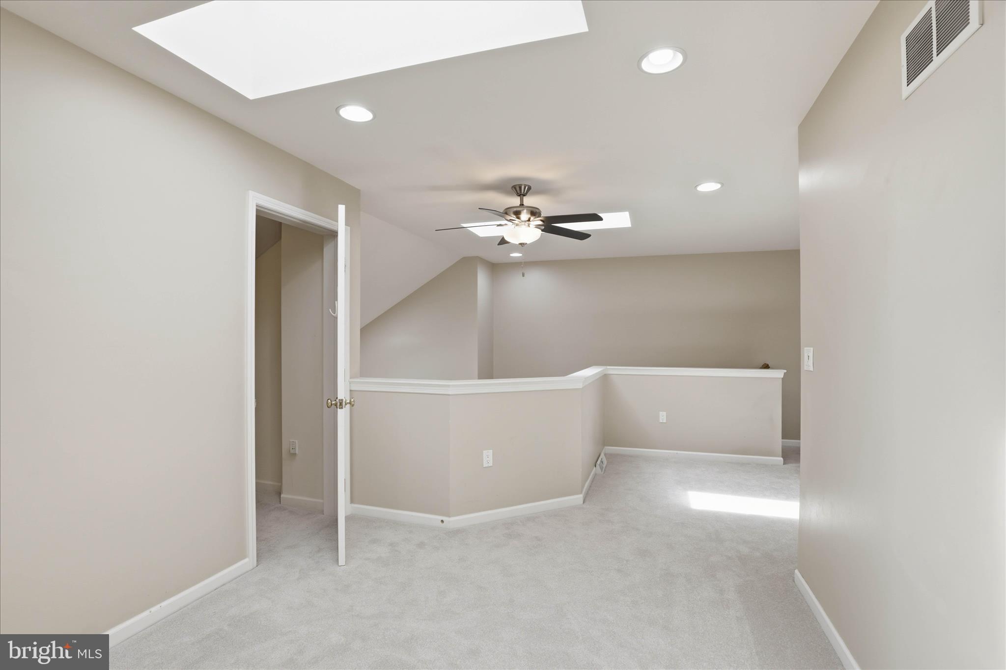 ELM TREE - Residential