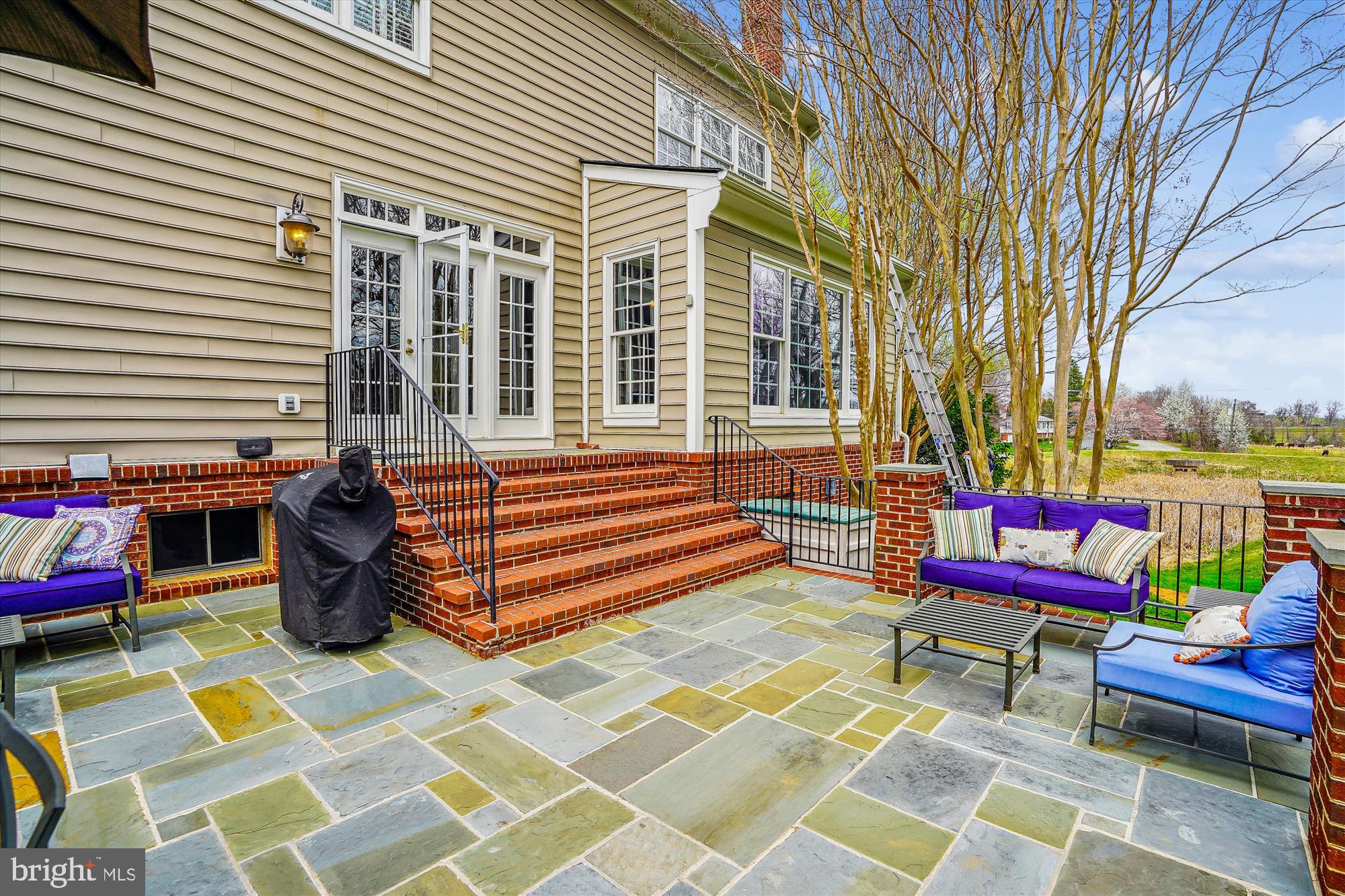 HUNTSMANS RIDGE - Residential