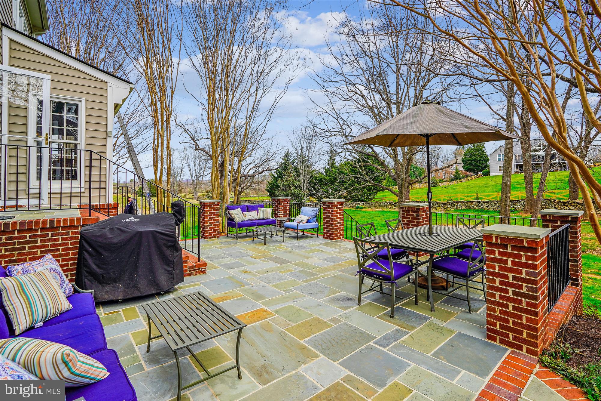 HUNTSMANS RIDGE - Residential