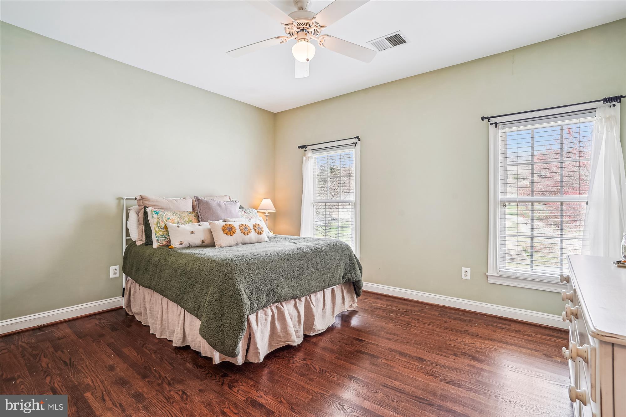 HUNTSMANS RIDGE - Residential