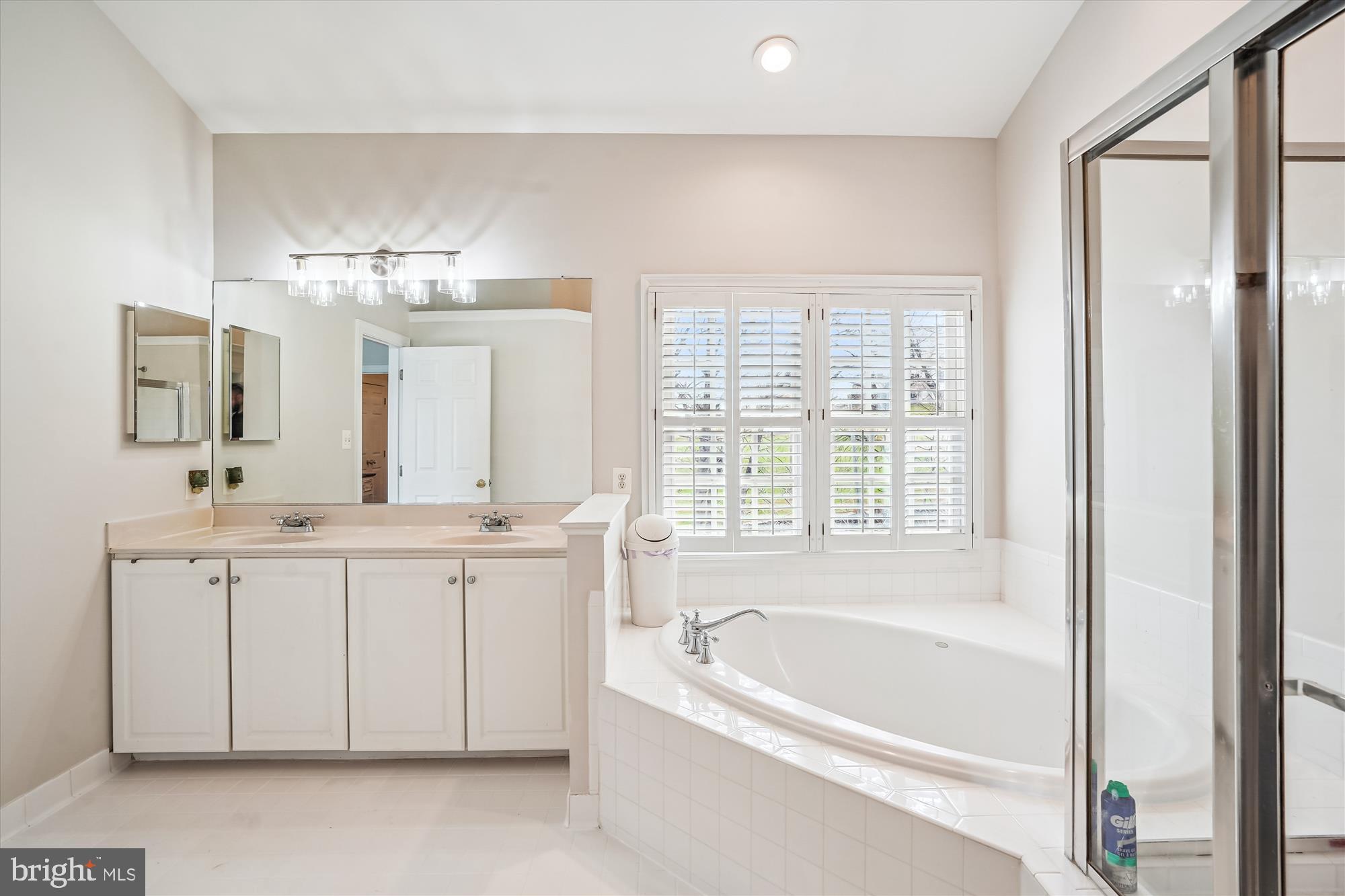 HUNTSMANS RIDGE - Residential