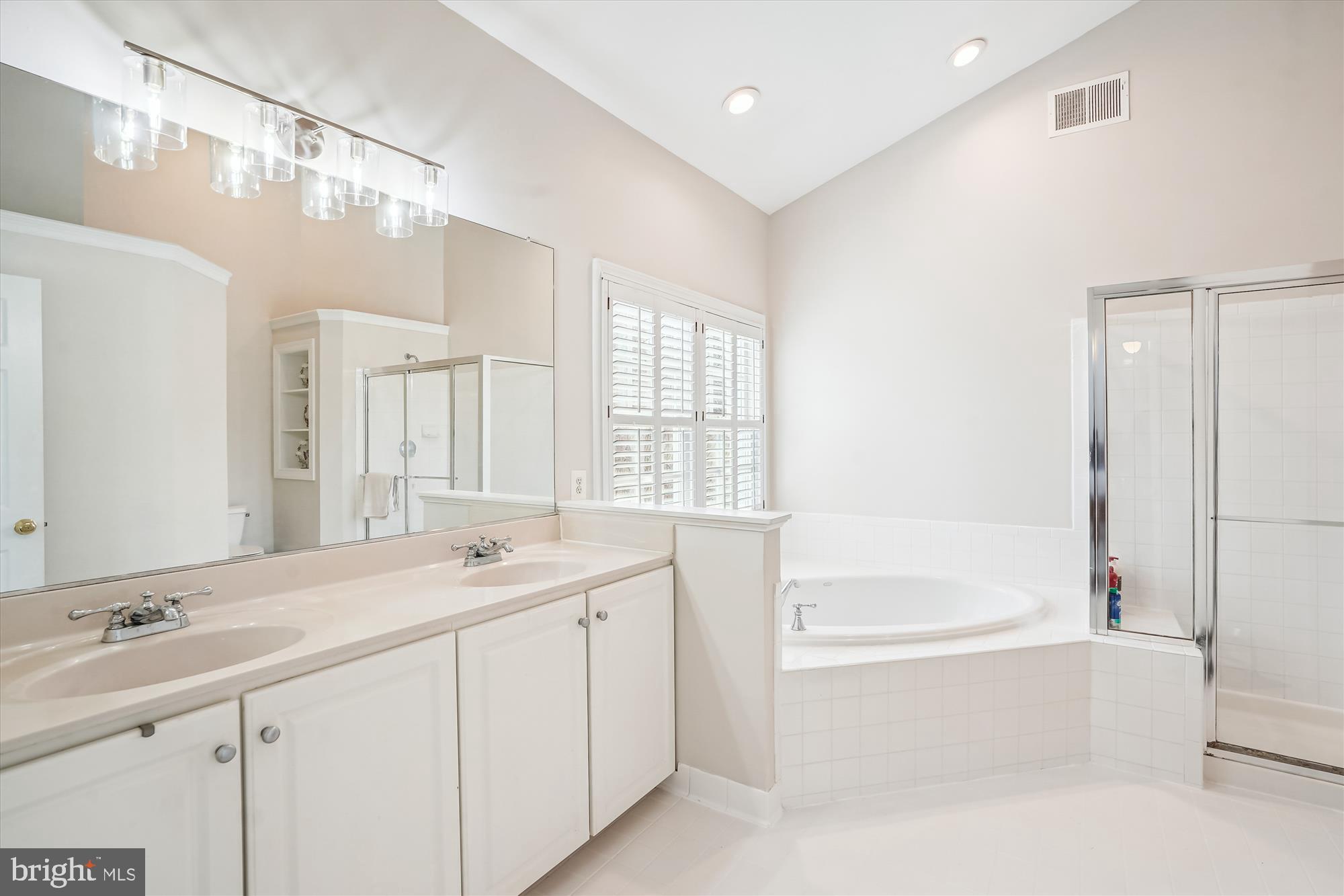 HUNTSMANS RIDGE - Residential