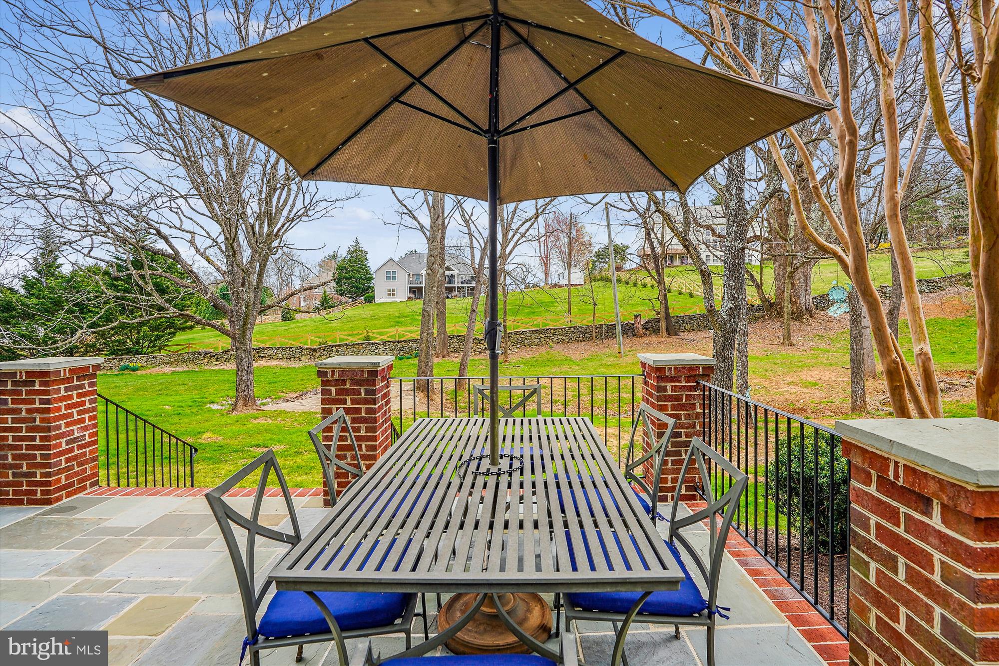 HUNTSMANS RIDGE - Residential