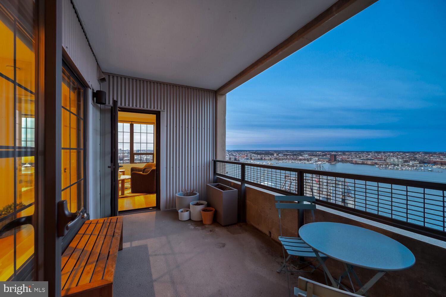 LOCUST POINT - Residential