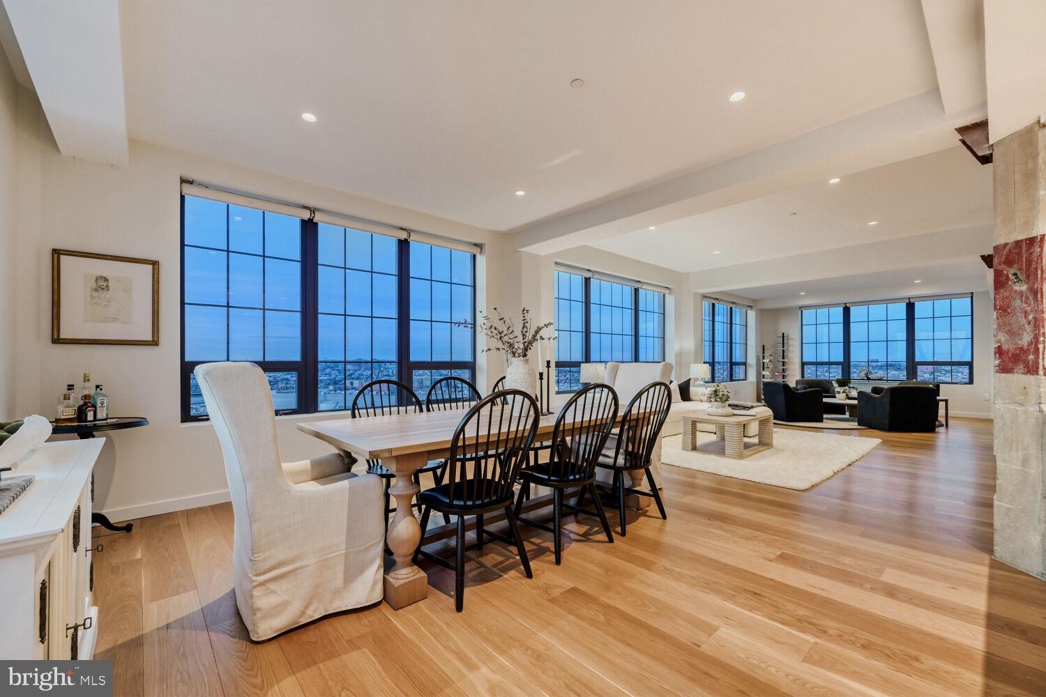 LOCUST POINT - Residential