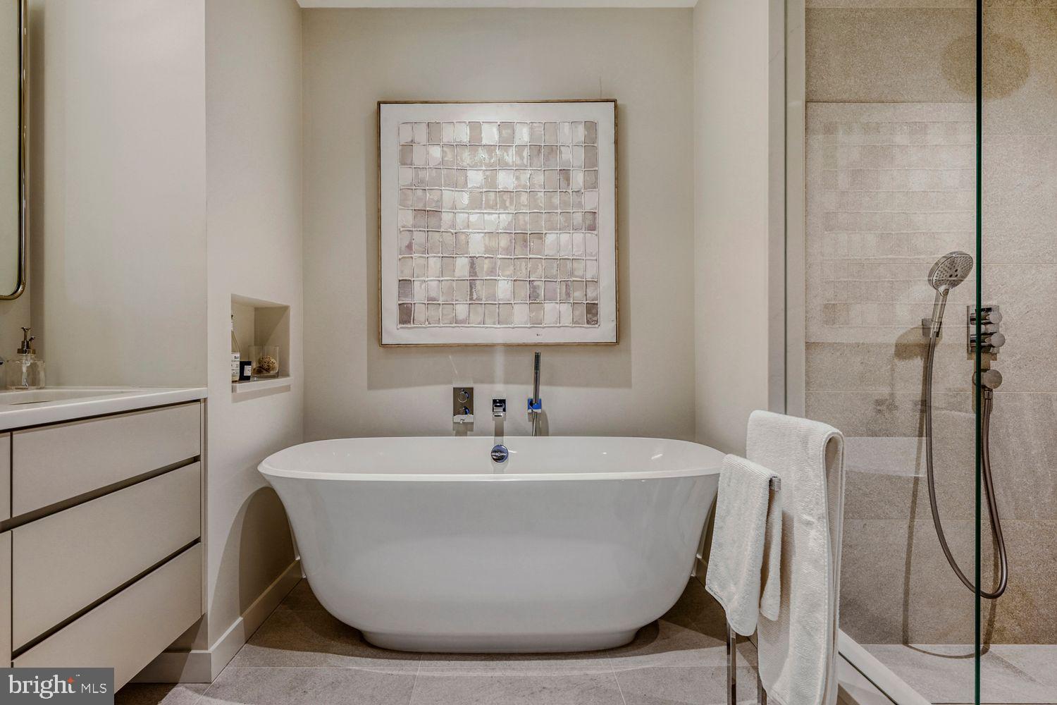 LOCUST POINT - Residential