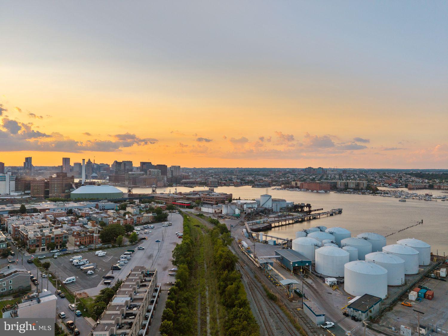 LOCUST POINT - Residential