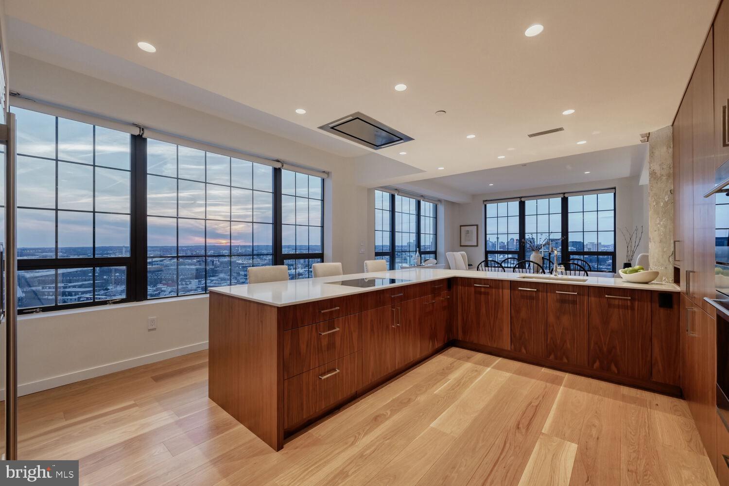 LOCUST POINT - Residential