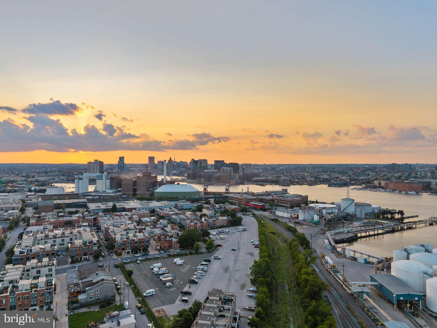 LOCUST POINT - Residential