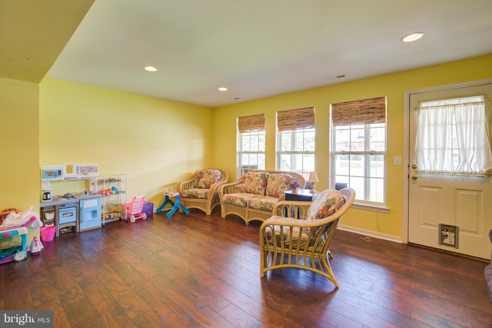 LAKELAND PLACE - Residential