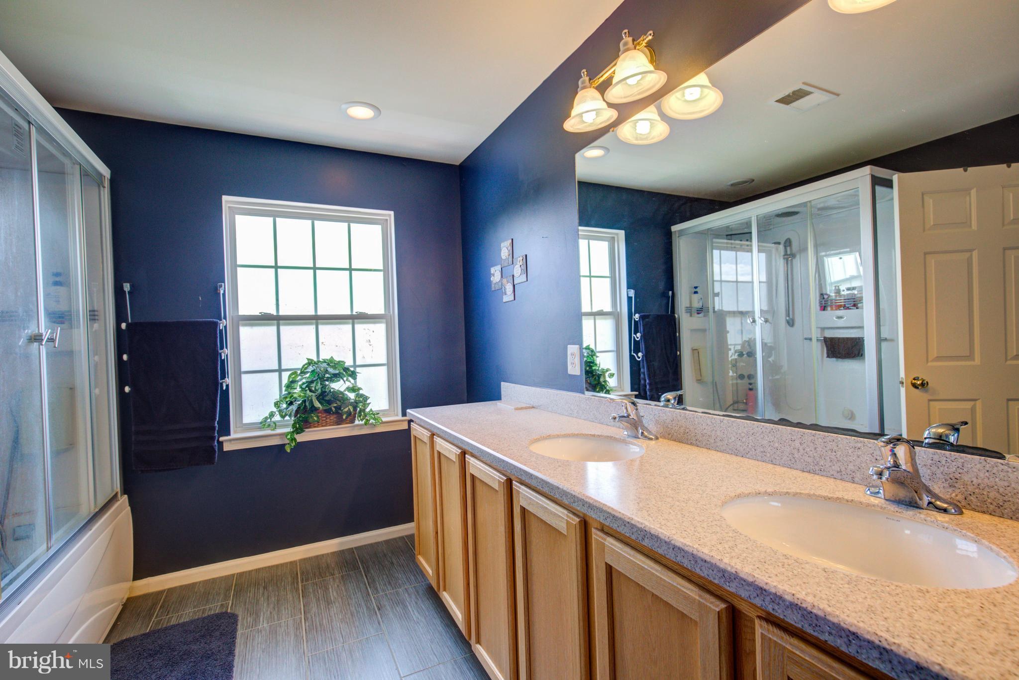 LAKELAND PLACE - Residential