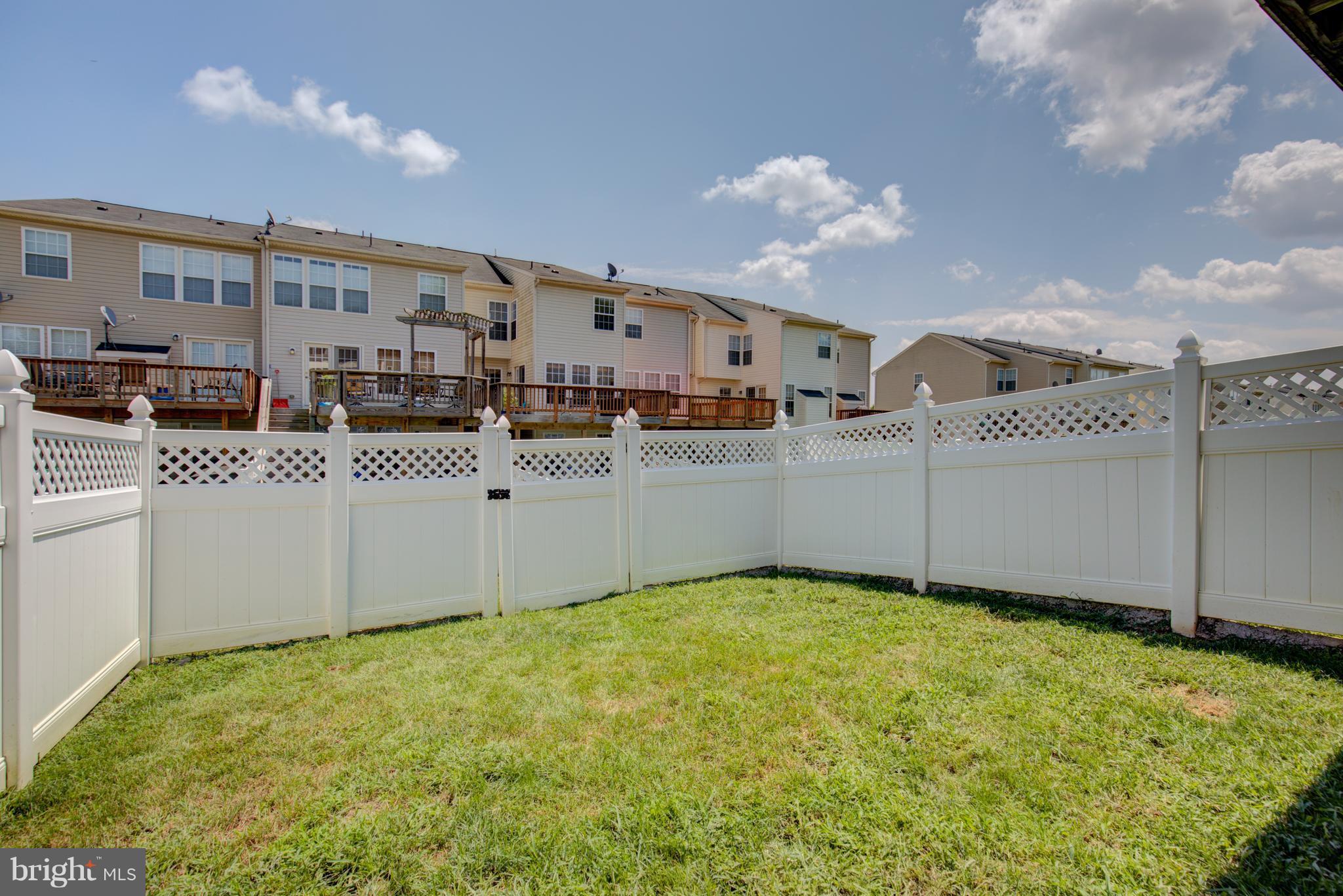 LAKELAND PLACE - Residential