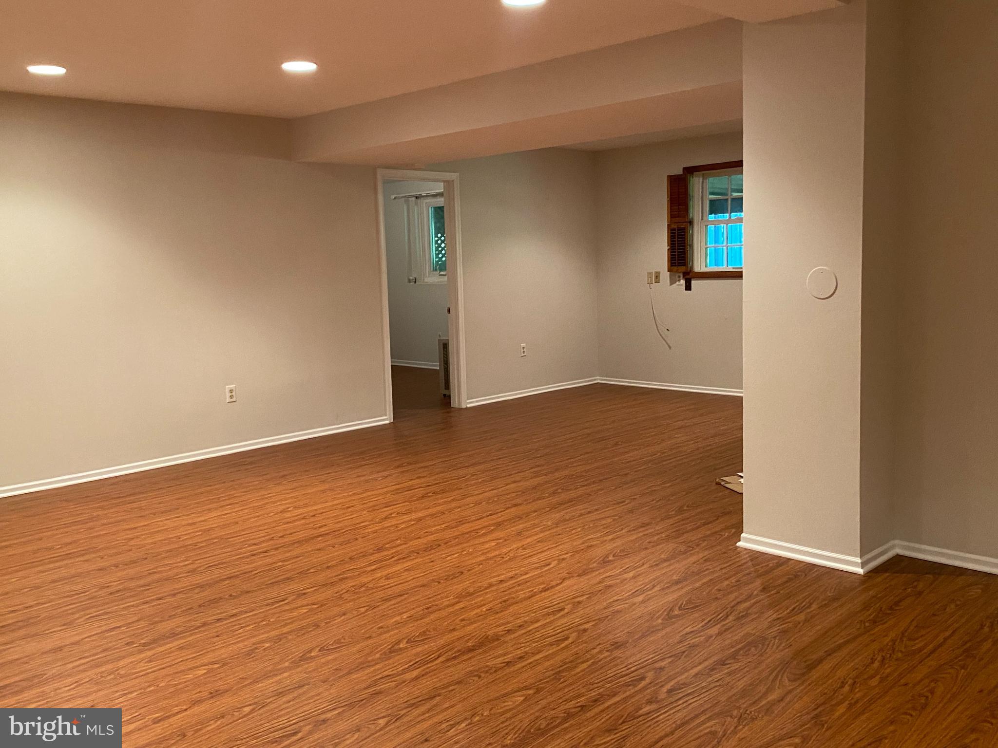 LANGLEY OAKS - Residential Lease