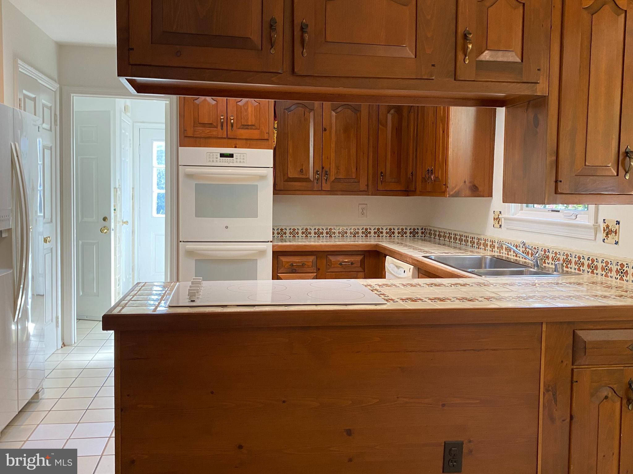 LANGLEY OAKS - Residential Lease