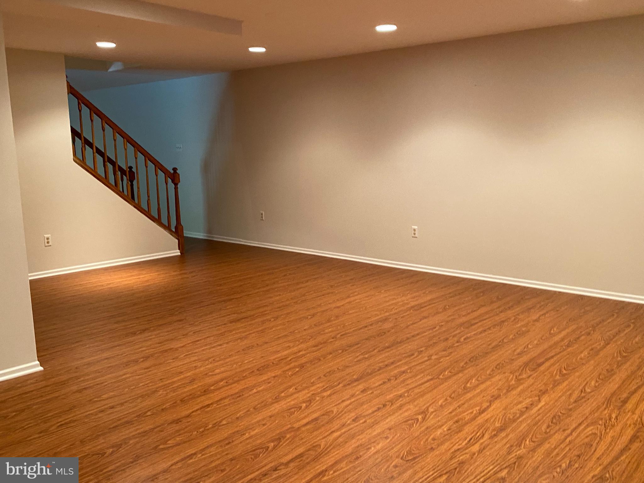 LANGLEY OAKS - Residential Lease