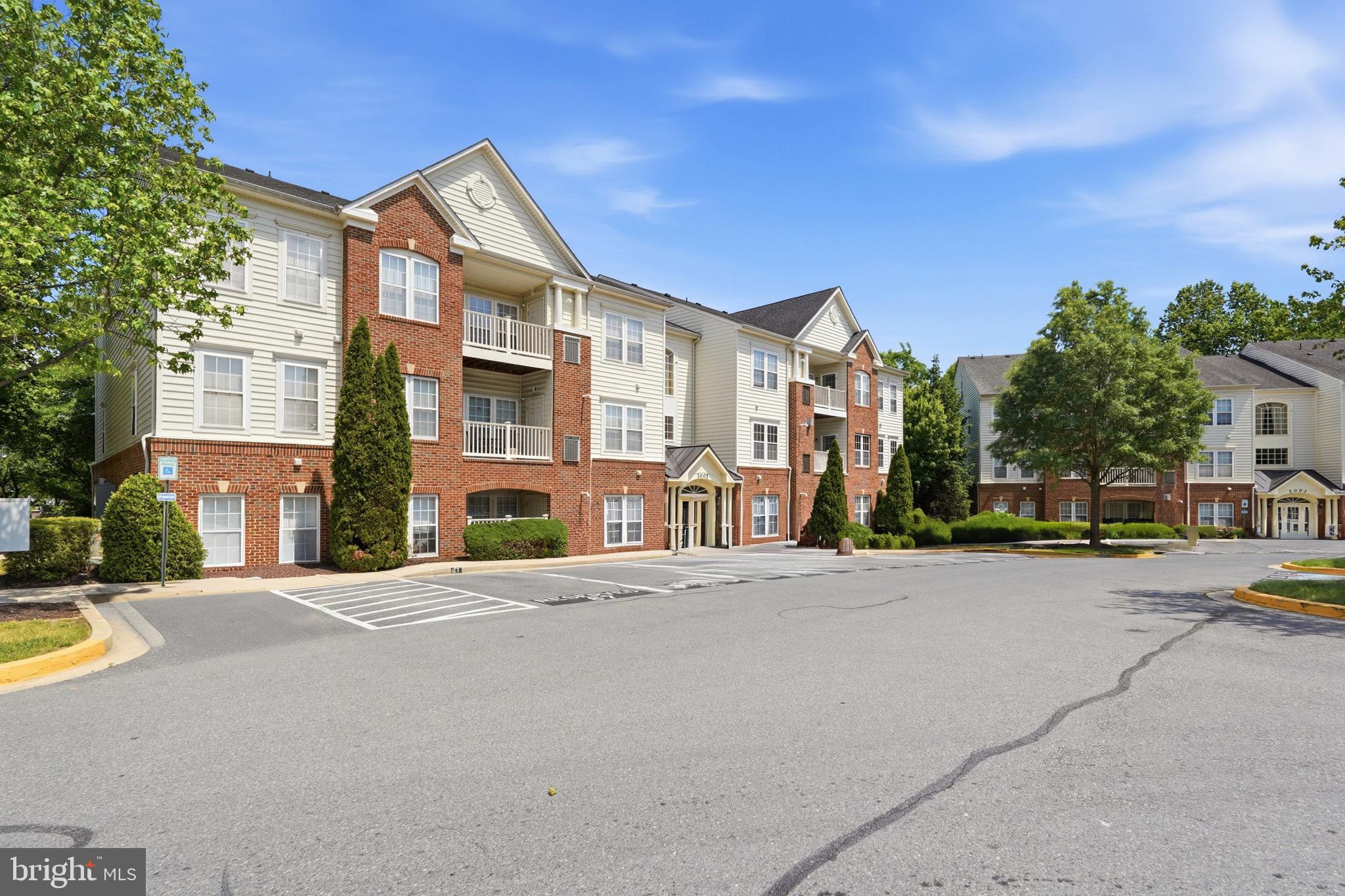 2005 CONNOR COURT 702J