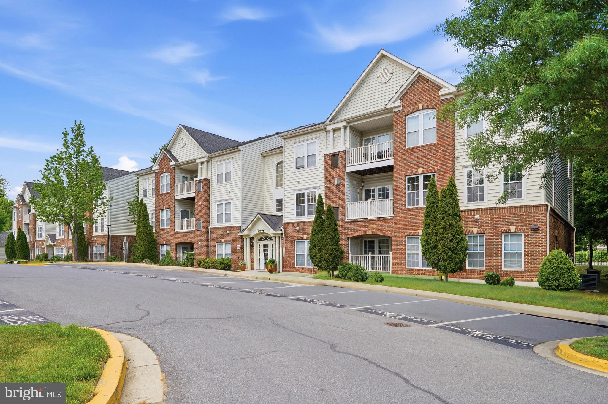 2005 CONNOR COURT 702J