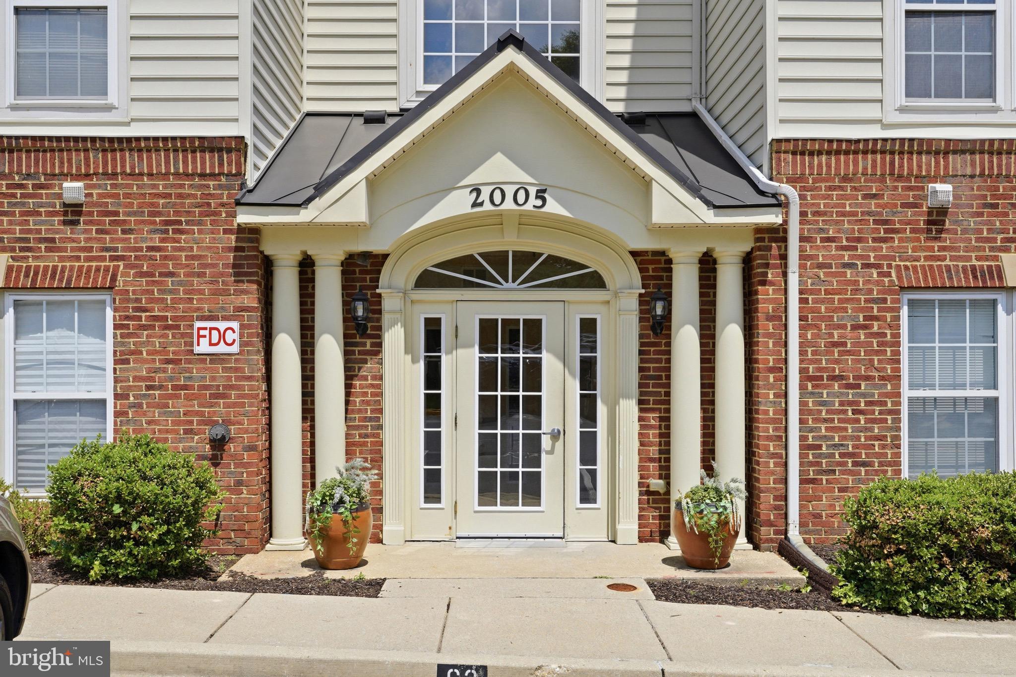 2005 CONNOR COURT 702J